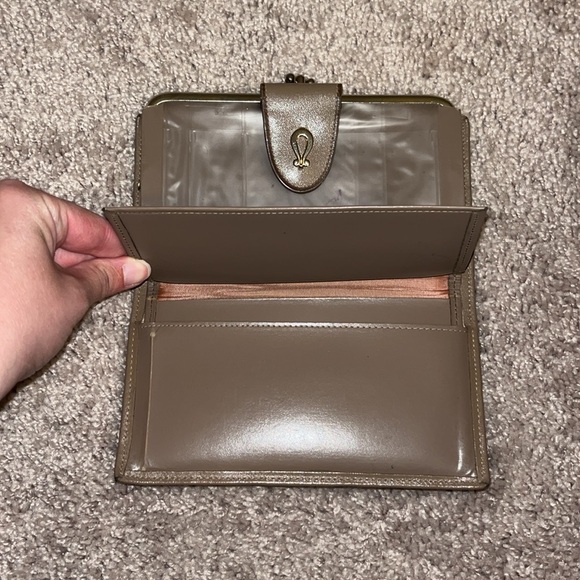 Tan Wallet - Picture 3 of 4